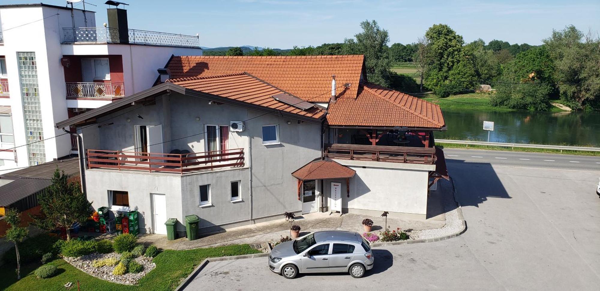 Guesthouse Kod Mosta Karlovac Esterno foto