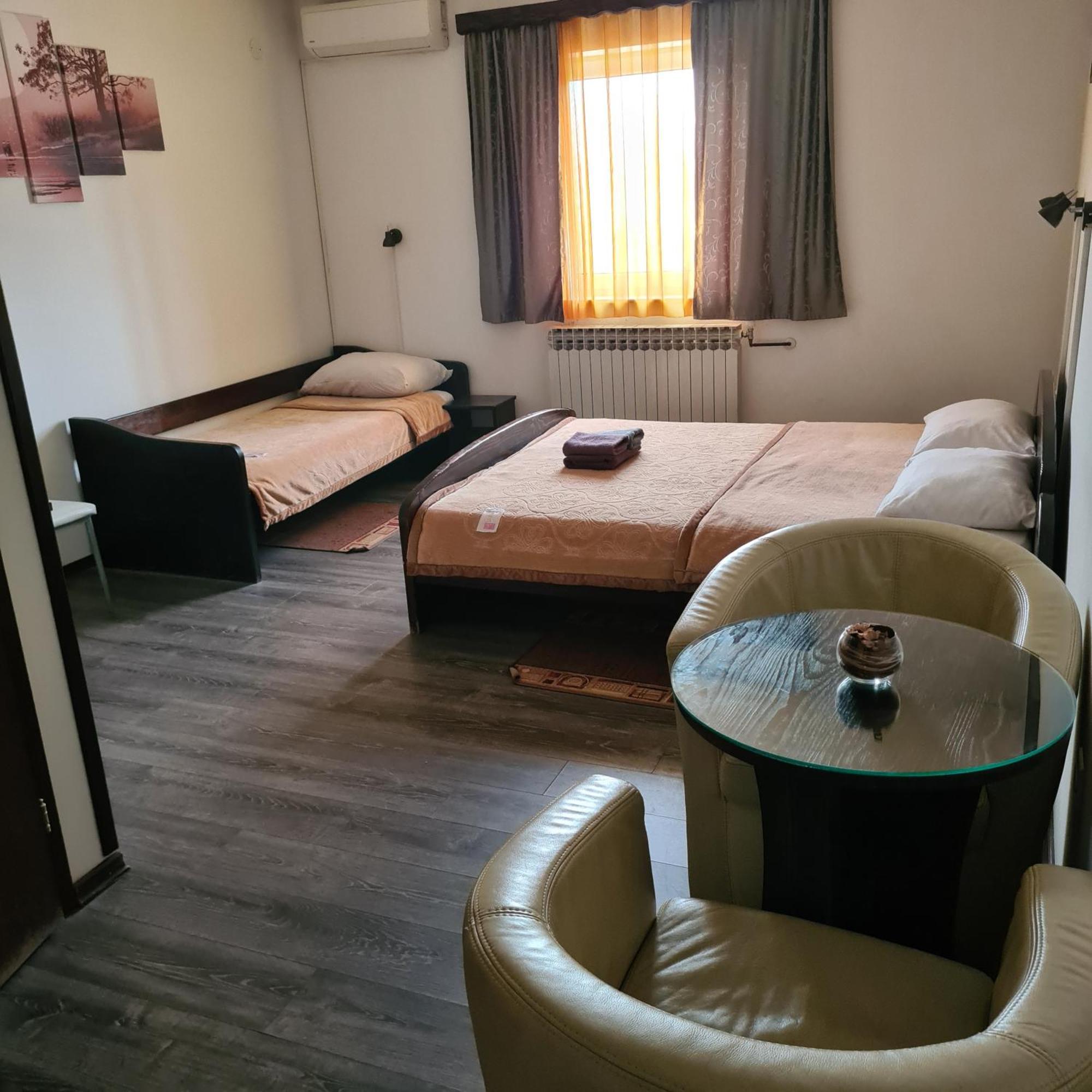 Guesthouse Kod Mosta Karlovac Esterno foto