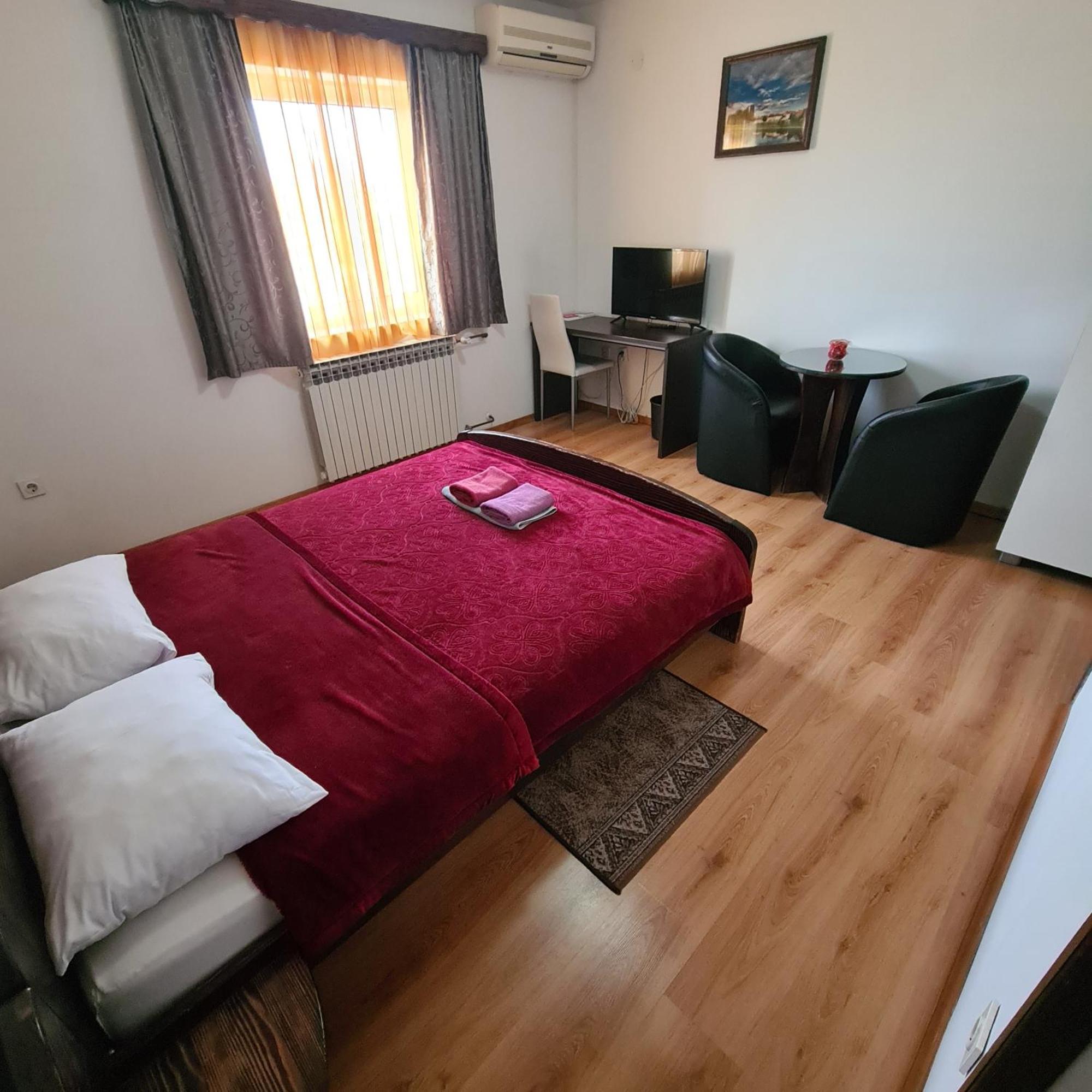 Guesthouse Kod Mosta Karlovac Esterno foto